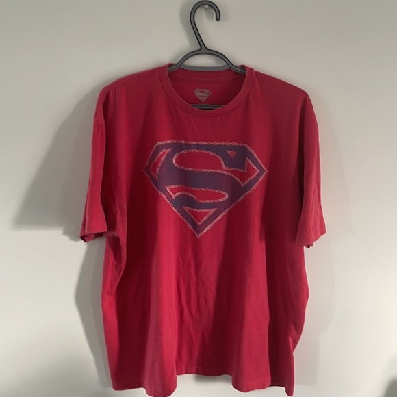 Superman logo t-shirt. - Picture 2 of 2